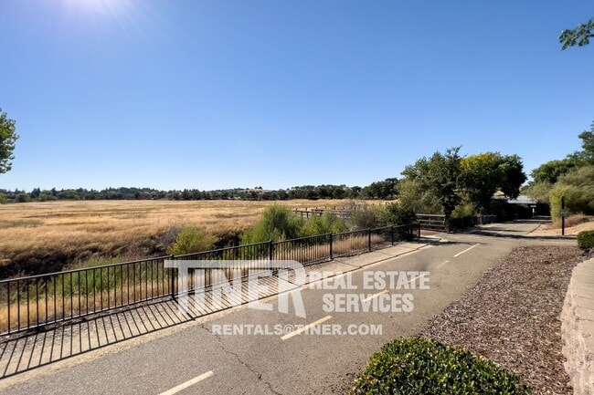 Building Photo - 506 Monet Ln