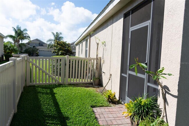Building Photo - 2504 Ladoga Dr