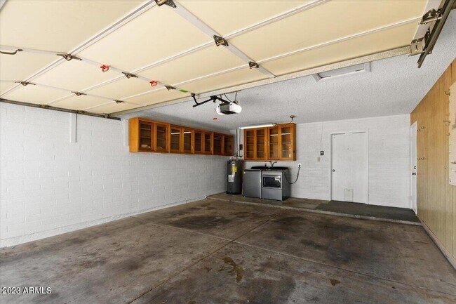 Building Photo - 667 W Pecos Ave