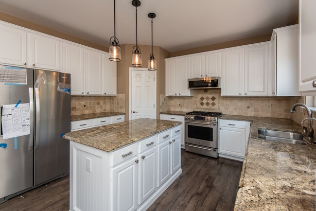 Building Photo - 720 Vista Hills Ct