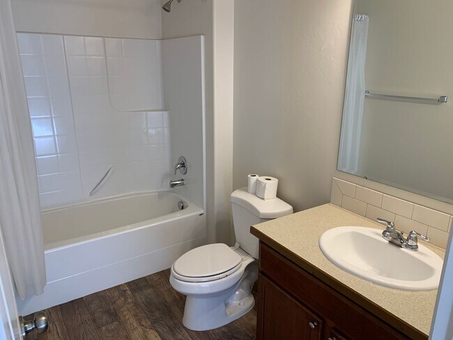 Building Photo - Newer single family home in Nampa!!!