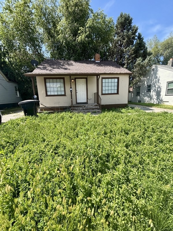 Building Photo - 979 W 100 S