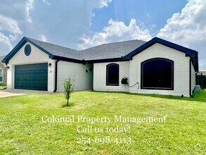 Building Photo - Updated 4 Bed Home in Killeen!