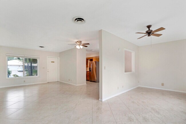 Building Photo - 743 Ibis Way