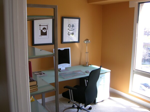 Building Photo - 616 Pallister