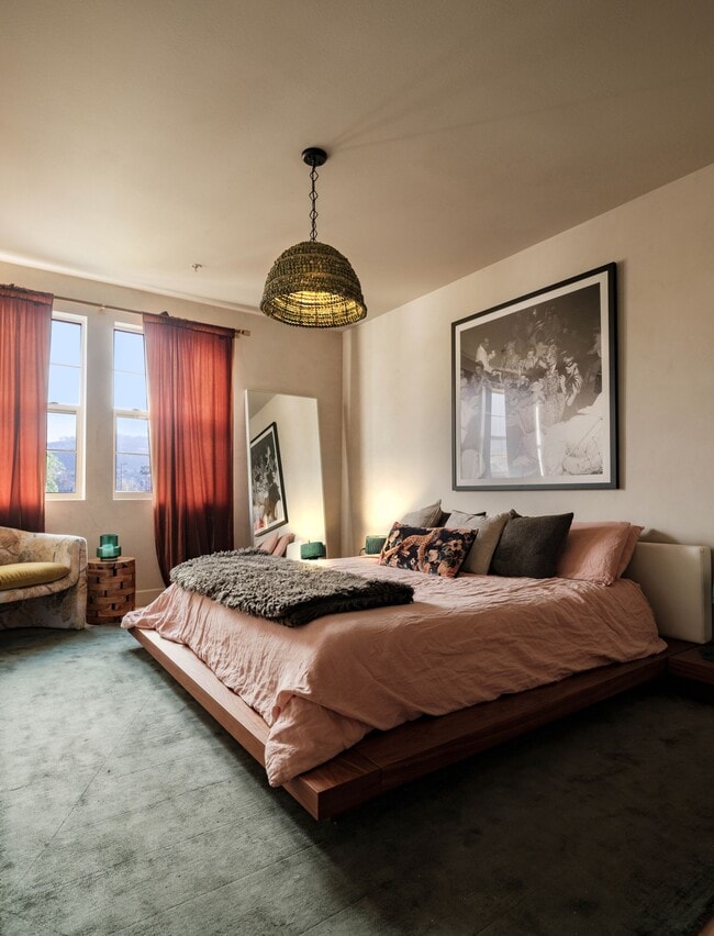 Building Photo - 10648 Woodbridge St