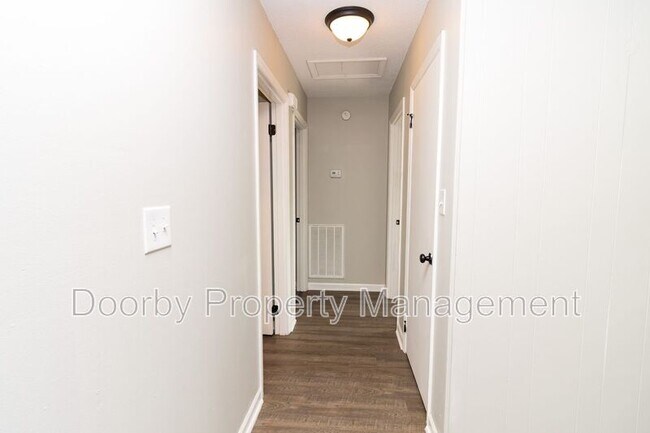Building Photo - 1418 Baggett Rd