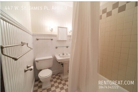 Building Photo - 447 W St James Pl