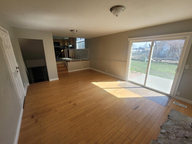 Building Photo - 3221 W 6920 S