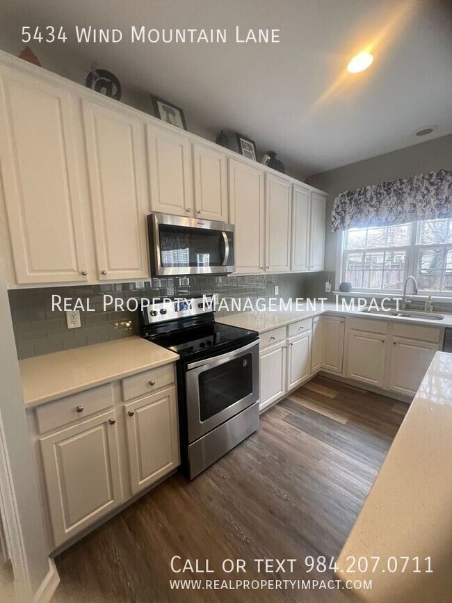 Building Photo - 5434 Wind Mountain Ln