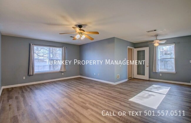 Building Photo - 3 Rocky Top Cove