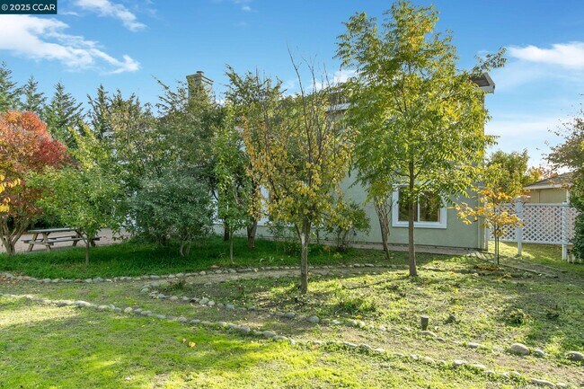 Building Photo - 732 Antiquity Dr