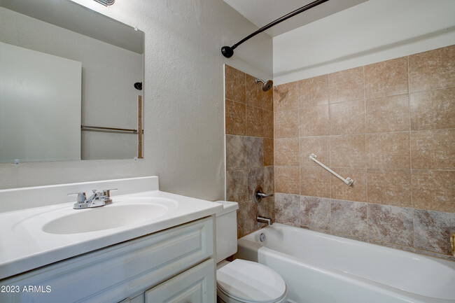 Building Photo - 7850 E Glenrosa Ave