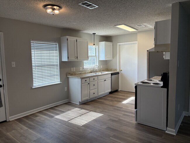 Building Photo - 8712 Aspen Ct