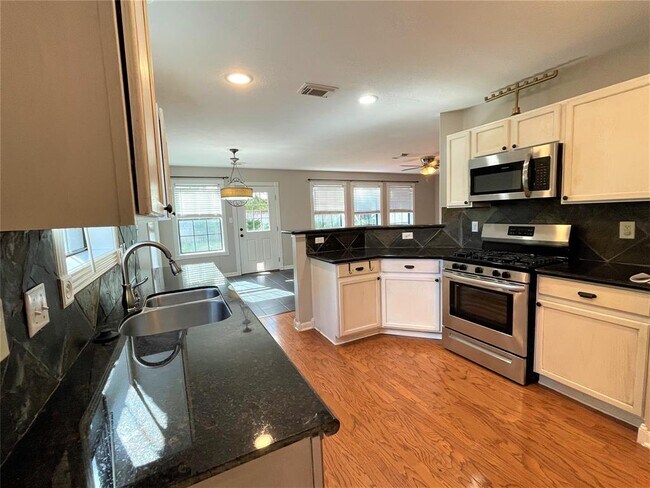 Building Photo - 16002 Speyburn Ct