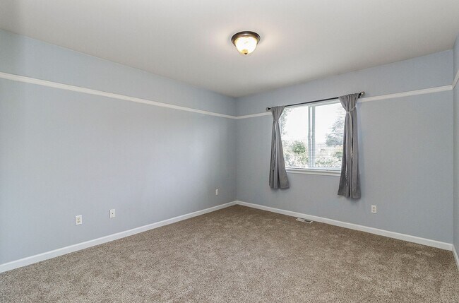 Building Photo - Monroe Townhome for rent!