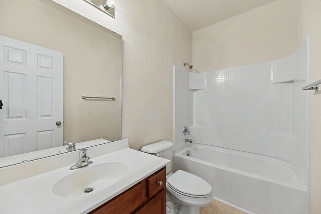 Building Photo - 247 Clayburne Dr