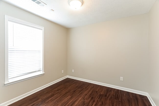 Building Photo - 18348 Peyton Ln