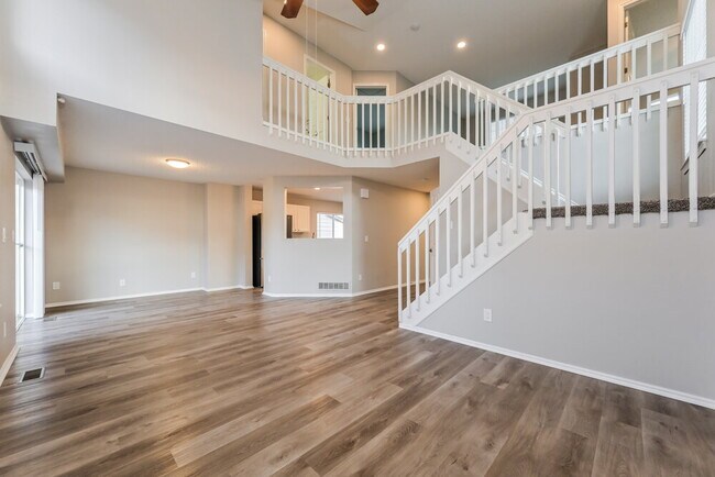 Building Photo - 16379 Bluebell Pl