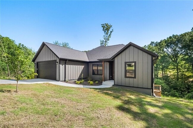 Building Photo - 45 Blairgowrie Dr