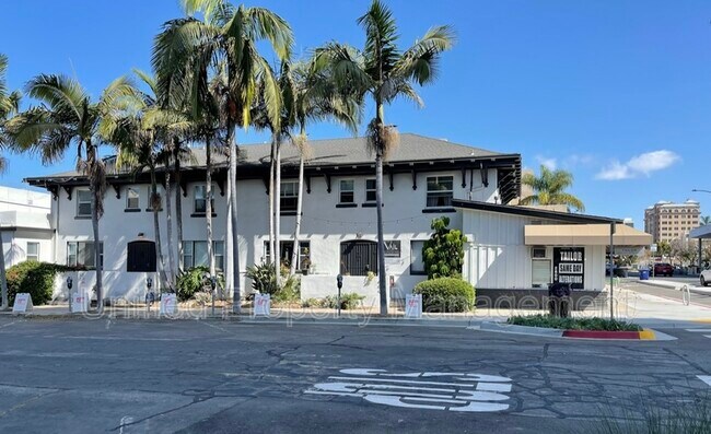 Building Photo - 430 Olive St