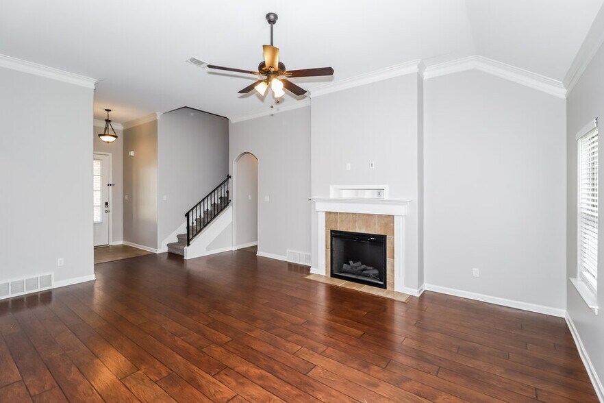 Building Photo - 45 Green Hills Dr