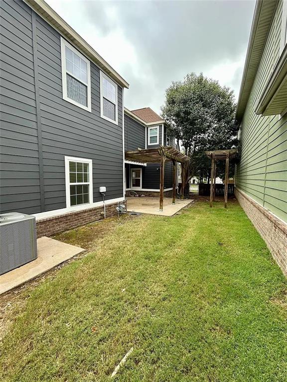 Building Photo - 600 N Tennyson Ln