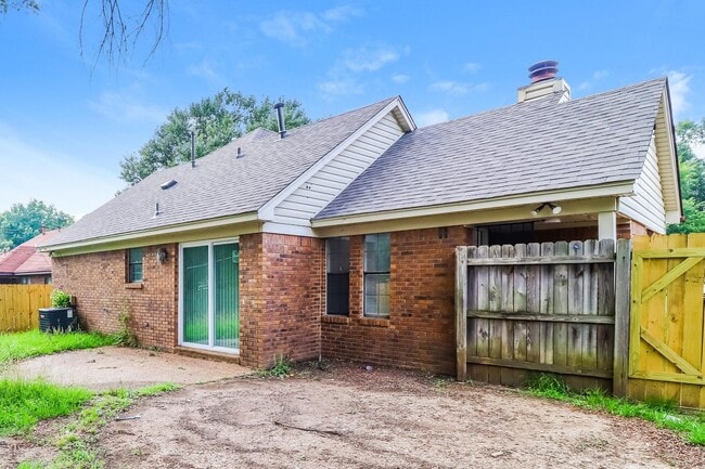 Building Photo - 6349 Valleydale Dr