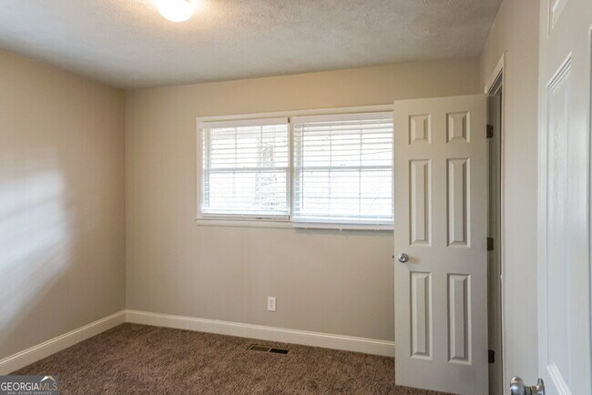 Building Photo - 2599 GA-85