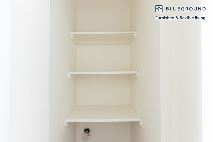 Building Photo - 30 Park Ave