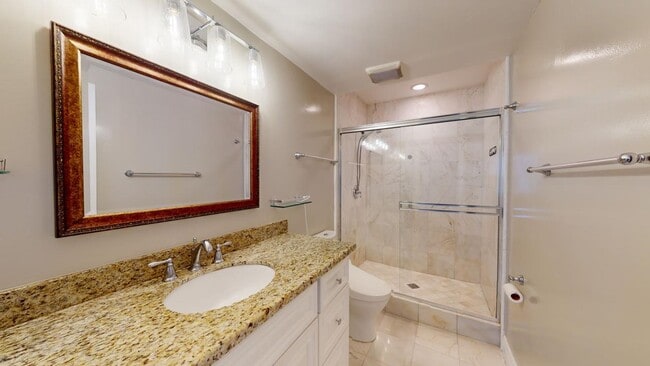 Building Photo - 330 Los Palmos Dr