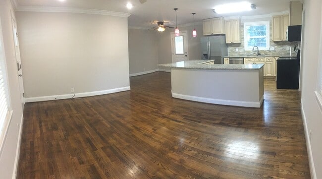 Building Photo - 4922 Baylor Dr