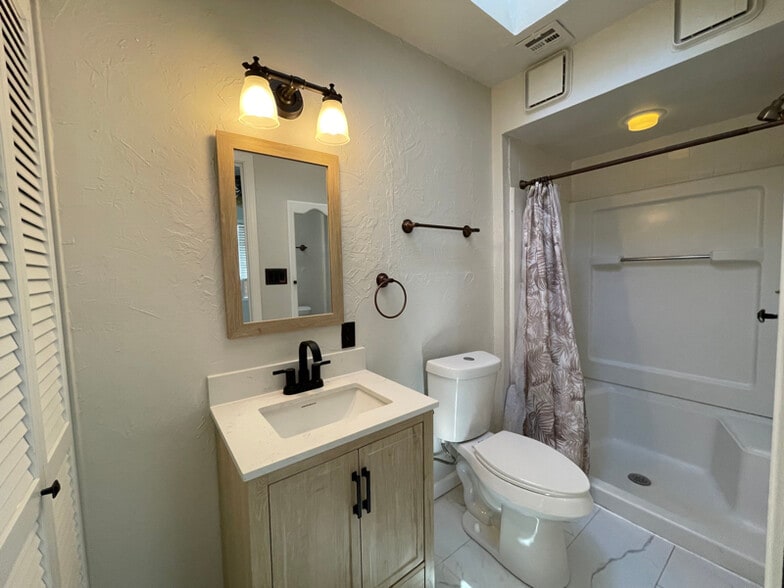 Building Photo - 2639 S Pittsburg Ave