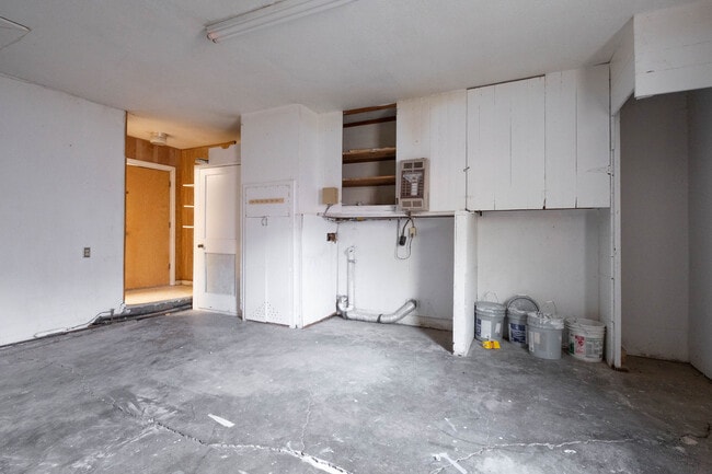 Building Photo - 2050 S Bowie St
