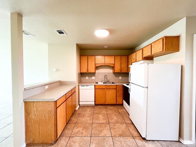 Building Photo - 4307 Abigail Dr