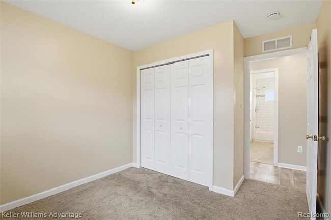 Building Photo - 7435 Lathers St