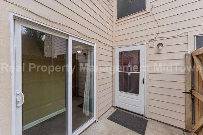 Building Photo - 5516 Boca Raton Blvd