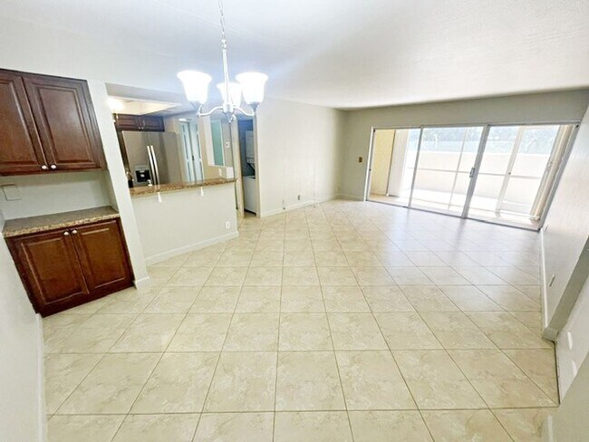 Building Photo - MIDPORT II CONDO