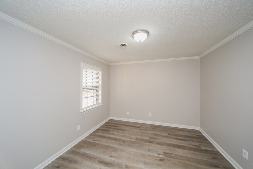 Building Photo - 312 Clarington Dr