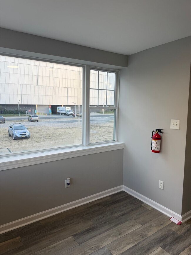 Building Photo - 116 S Massachusetts Ave