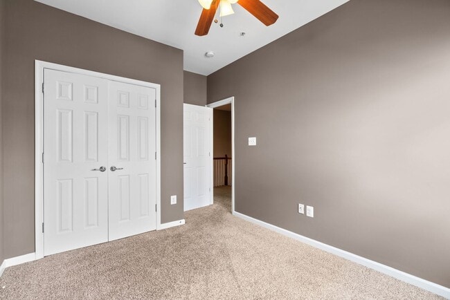 Building Photo - 3 Bedroom 3.5 Bathroom - Wheaton Townhouse...