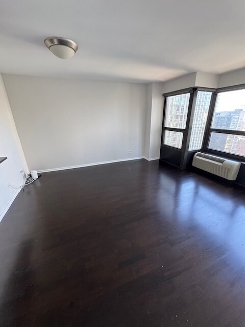 Building Photo - 30 E Huron St