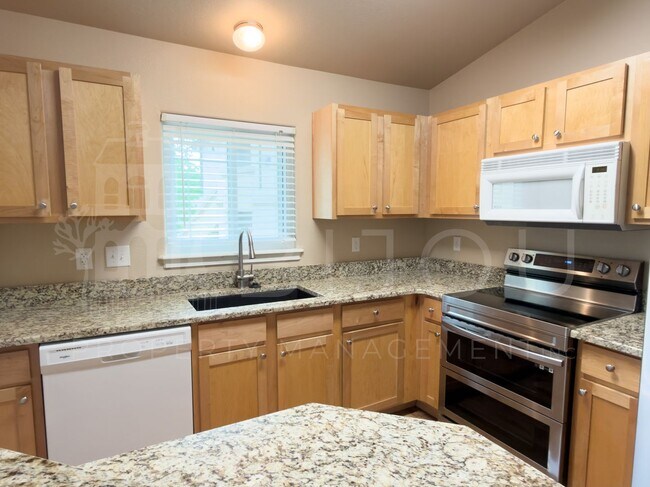 Building Photo - 6925 Ash Creek Heights