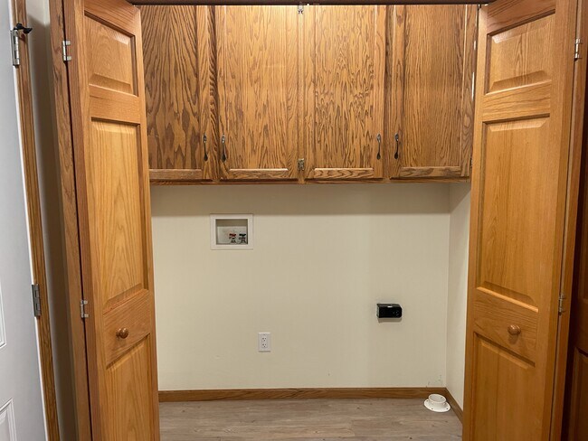 Laundry hookups - 1023 Rolling Meadows Dr