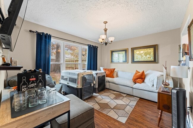 Building Photo - 1504 Early Ln