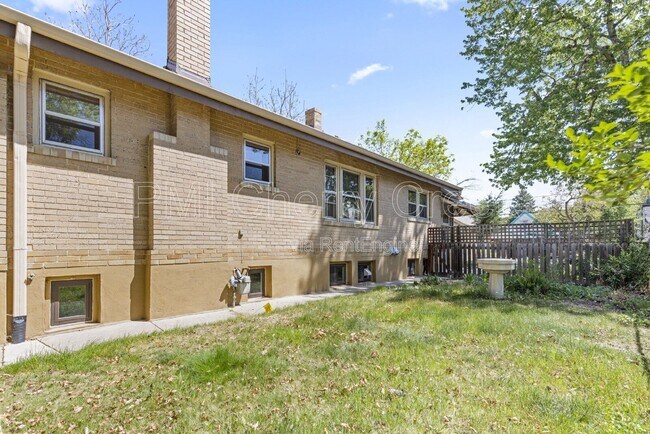 Building Photo - 4360 Winona Ct