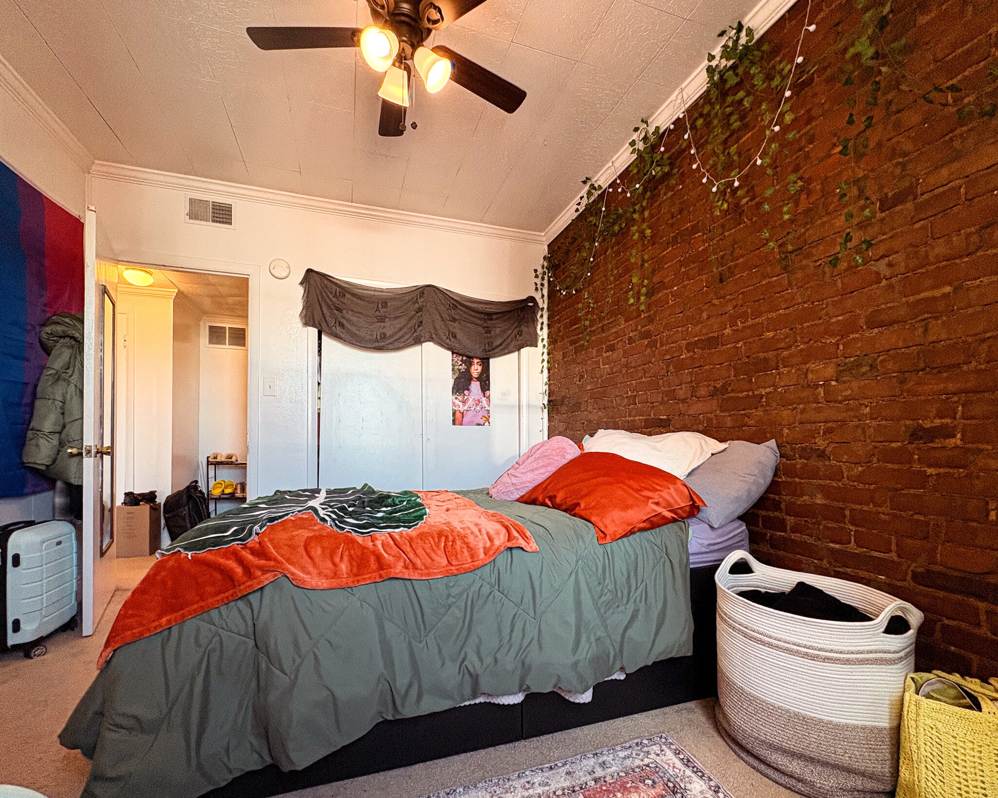 Building Photo - 627 S Negley Ave