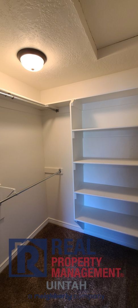 Building Photo - Cozy 3 Bedroom 2 1/2 Bath Condo