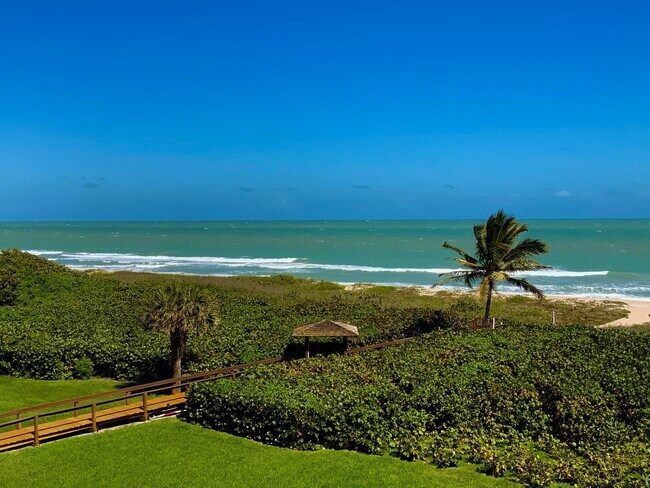 Building Photo - 3200 N Hwy A1A