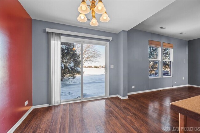 Building Photo - 643 Hawley Dr